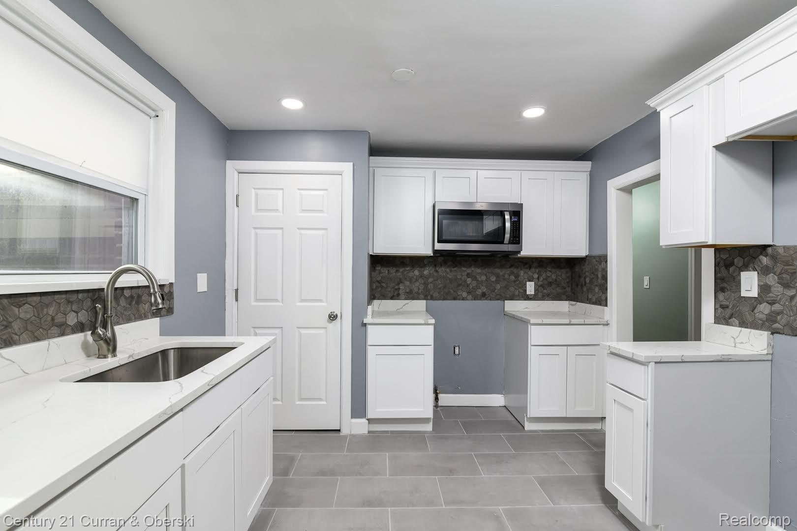 27213 Hopkins Street Inkster, MI 48141 - Photo 9 of 22 DSC_5703-Edit.jpg
