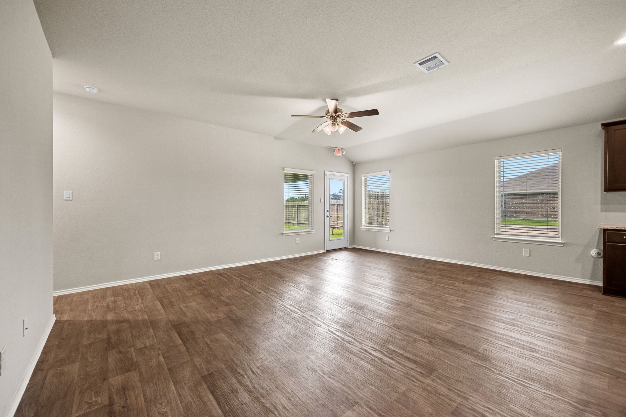 8002 Tamarind Lane Baytown, TX 77521 - Photo 11 of 35