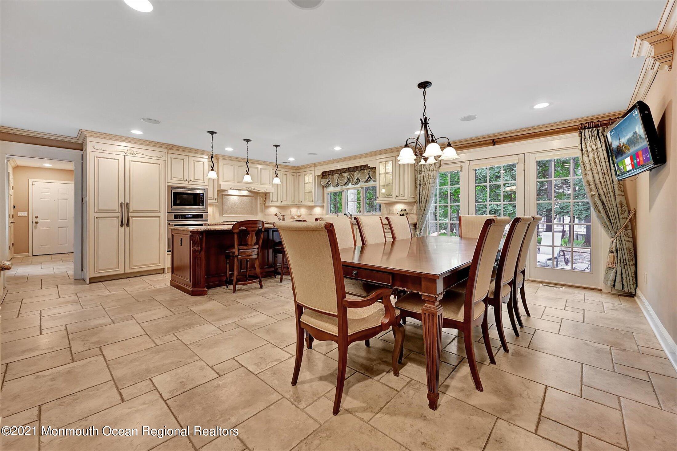 4 Fox Hunt Road Holmdel, NJ 07733 - Photo 11 of 39 Kitchen