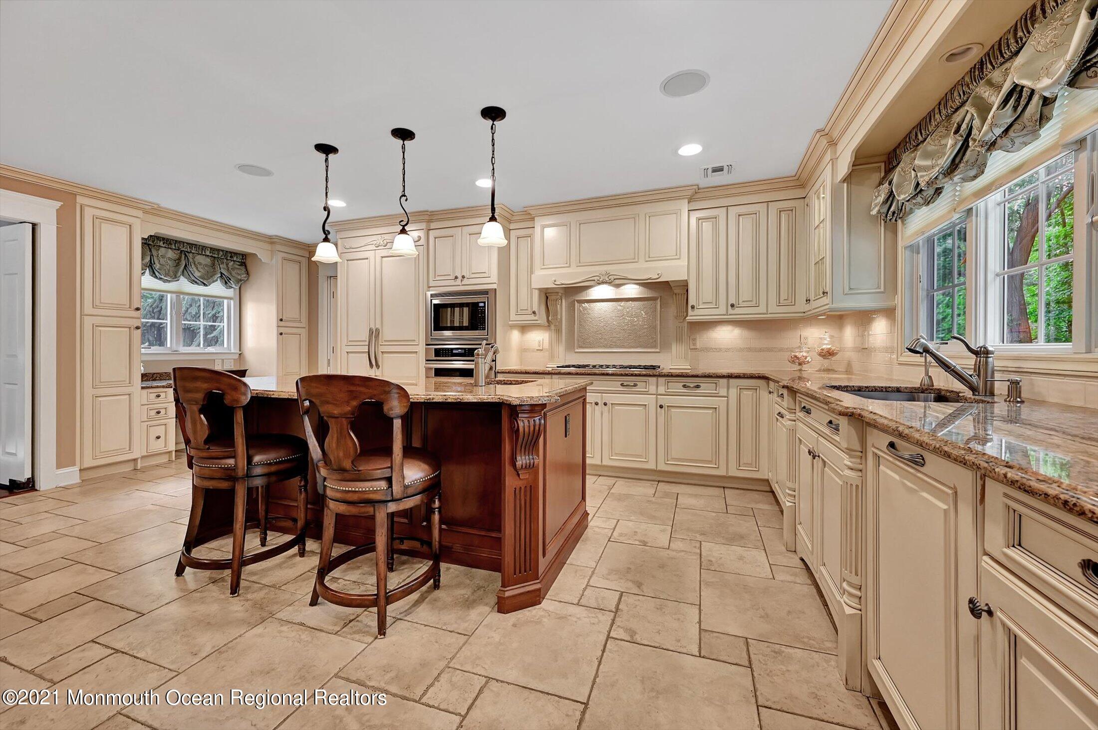 4 Fox Hunt Road Holmdel, NJ 07733 - Photo 14 of 39 Kitchen