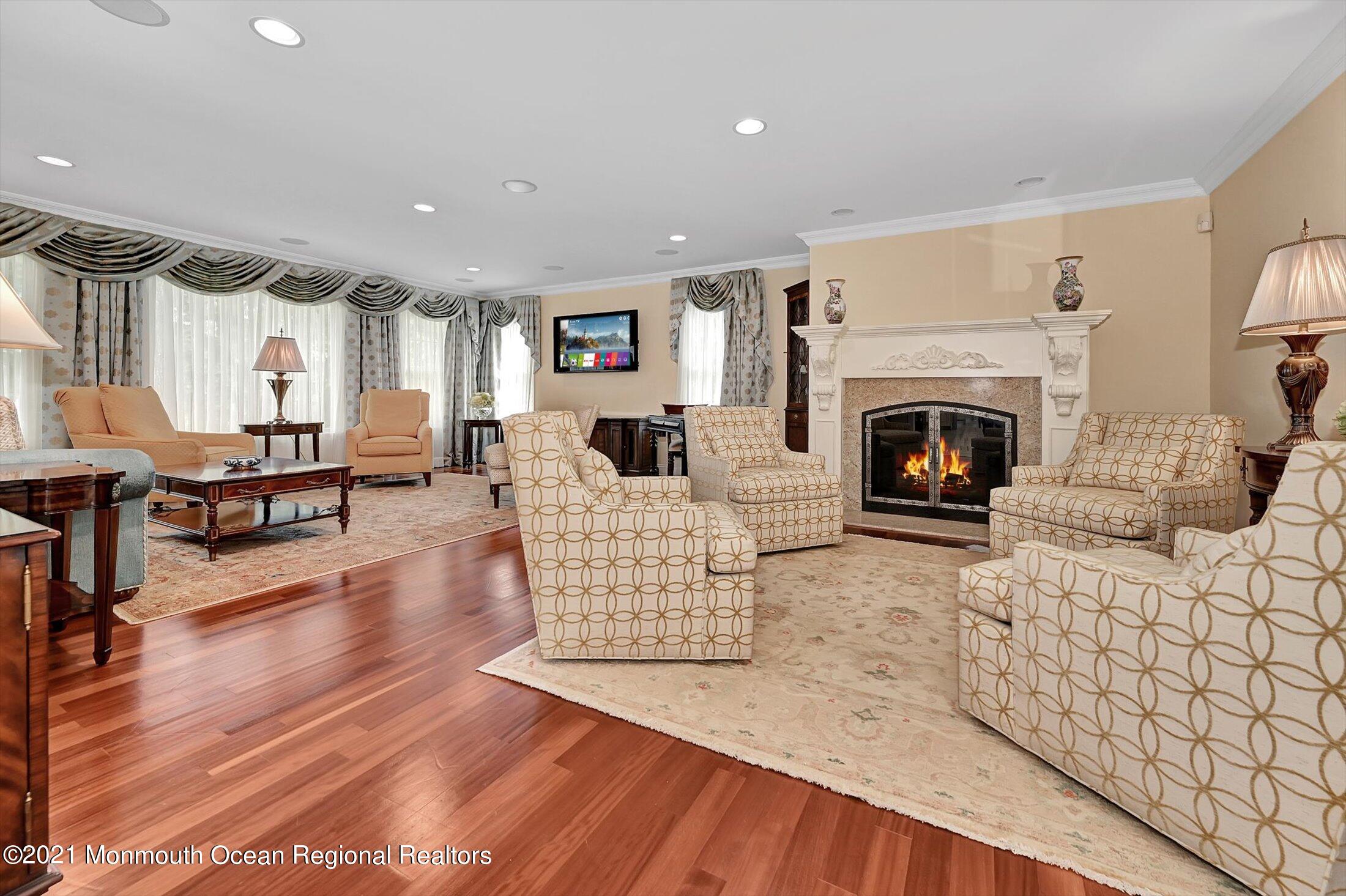 4 Fox Hunt Road Holmdel, NJ 07733 - Photo 8 of 39 Living Room