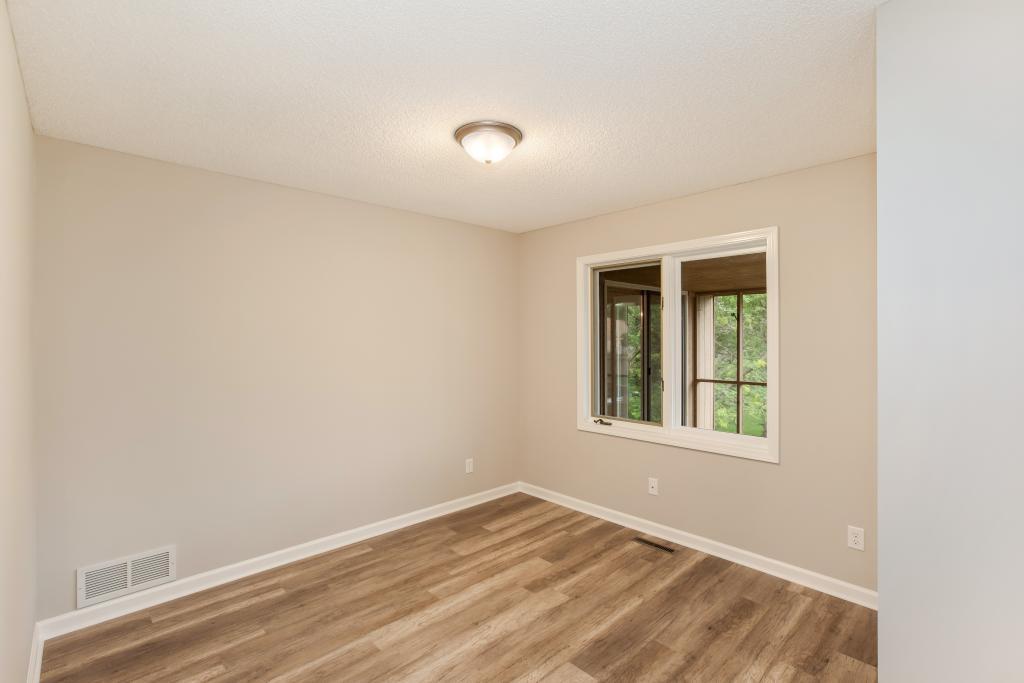 14367 Embry Path Apple Valley, MN 55124 - Photo 8 of 15 Gallery Image 8
