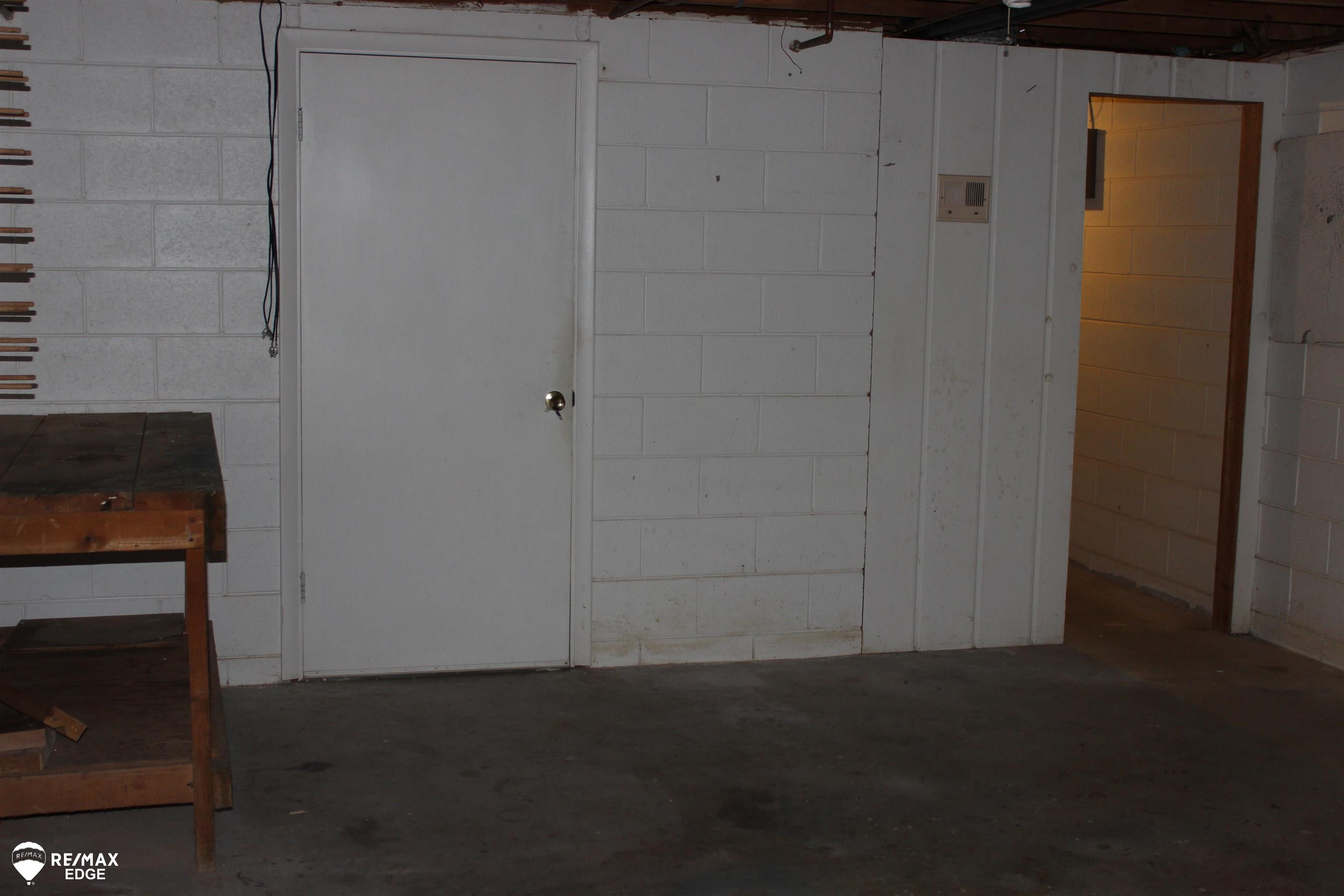 8047 North Seymour Road Flushing, MI 48433 - Photo 32 of 47 Wkshop Attached Rooms