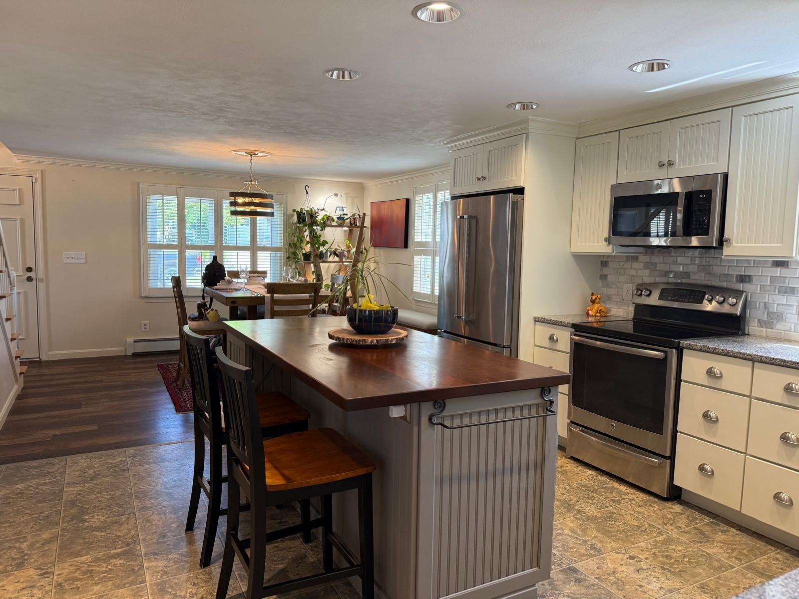 61 President Road Manchester, NH 03103 - Photo 26 of 50