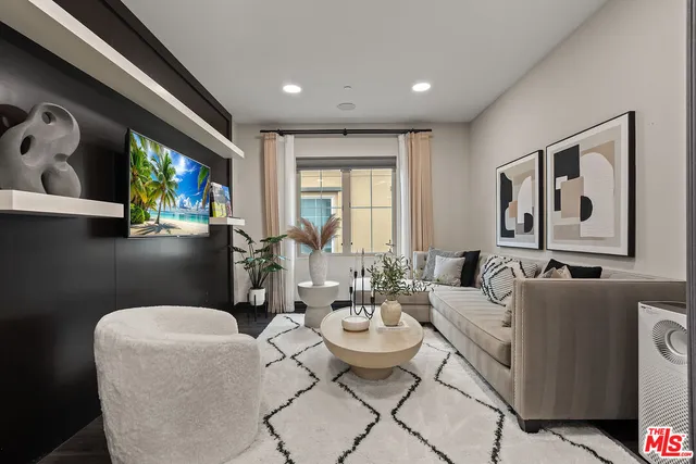 $11,500 | 55 Suede, Irvine, CA 92602