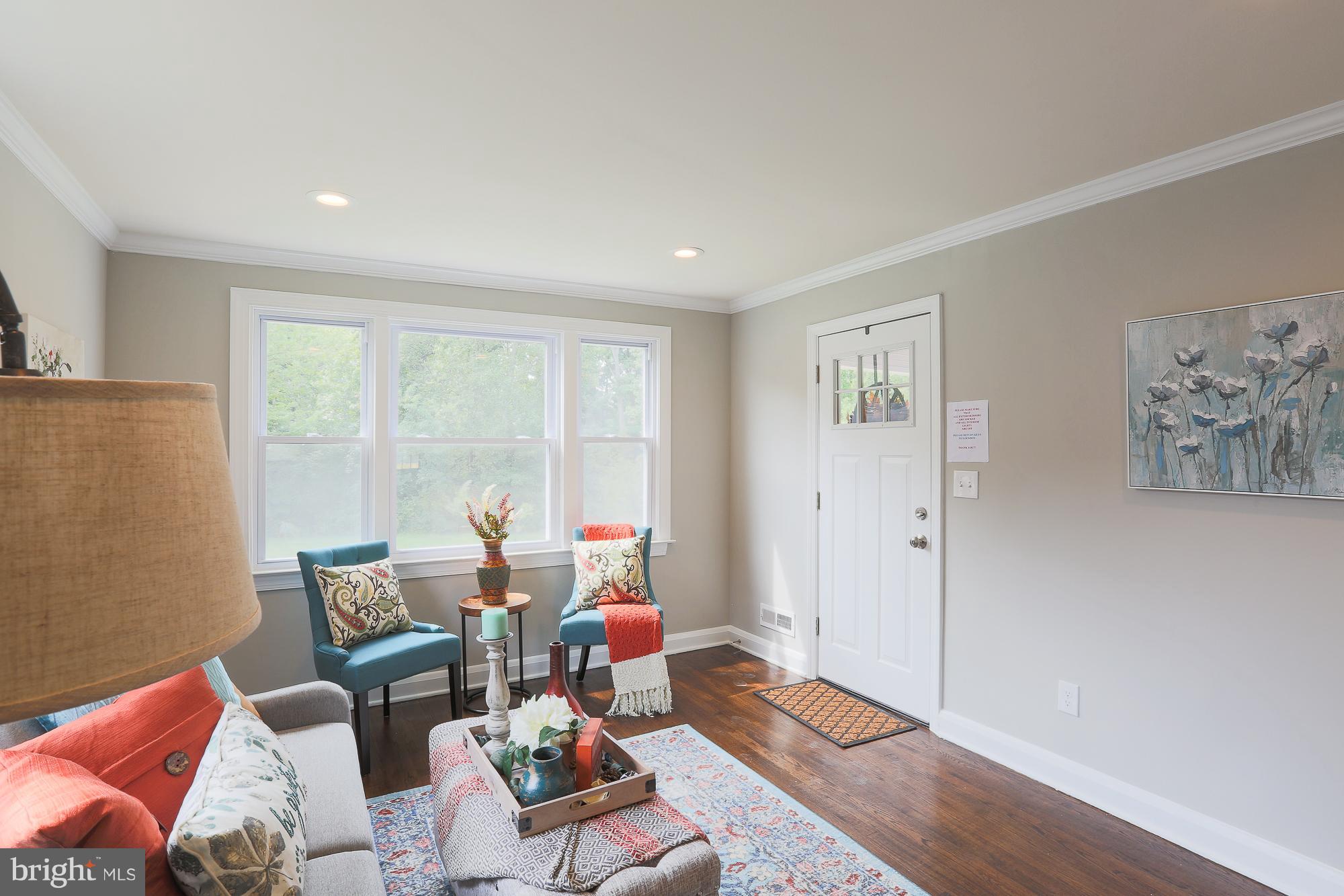 3318 Garnet Road Baltimore, MD 21234 - Photo 4 of 28 Living Room