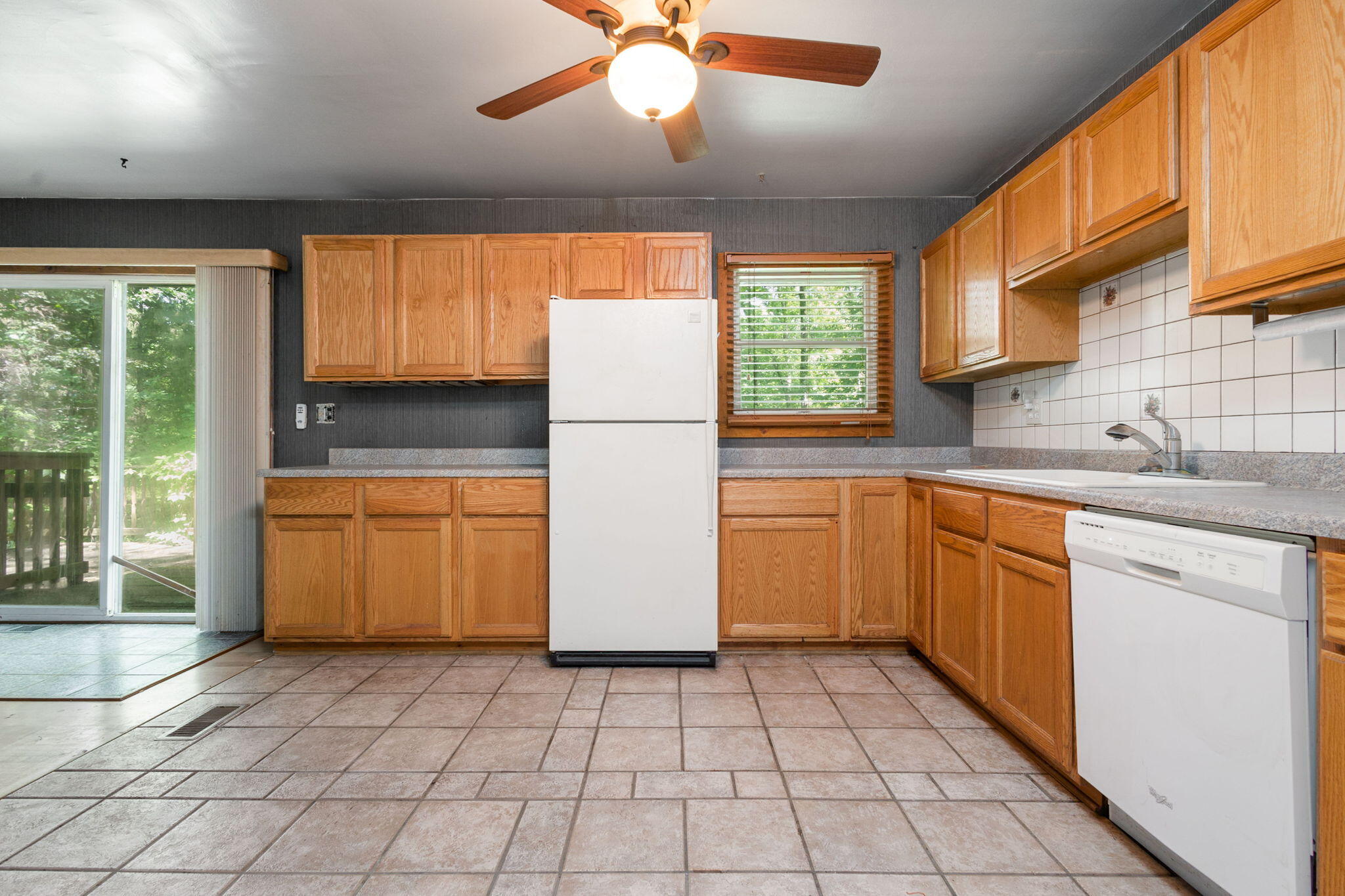 16053 Lakeside Road Three Oaks, MI 49128 - Photo 11 of 24 25-web-or-mls-0025