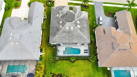 $1,225,000 | 7071 Tamworth Parkway, Sarasota, FL 34241