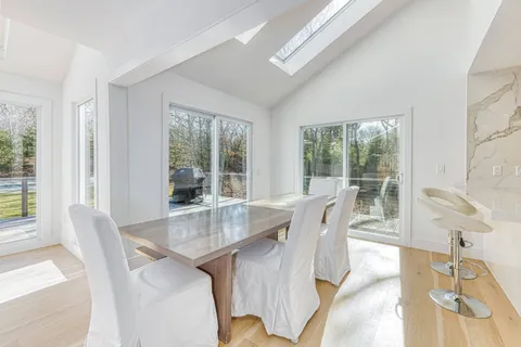 $3,295,000 | 2 Jodys Path, East Hampton, NY 11937