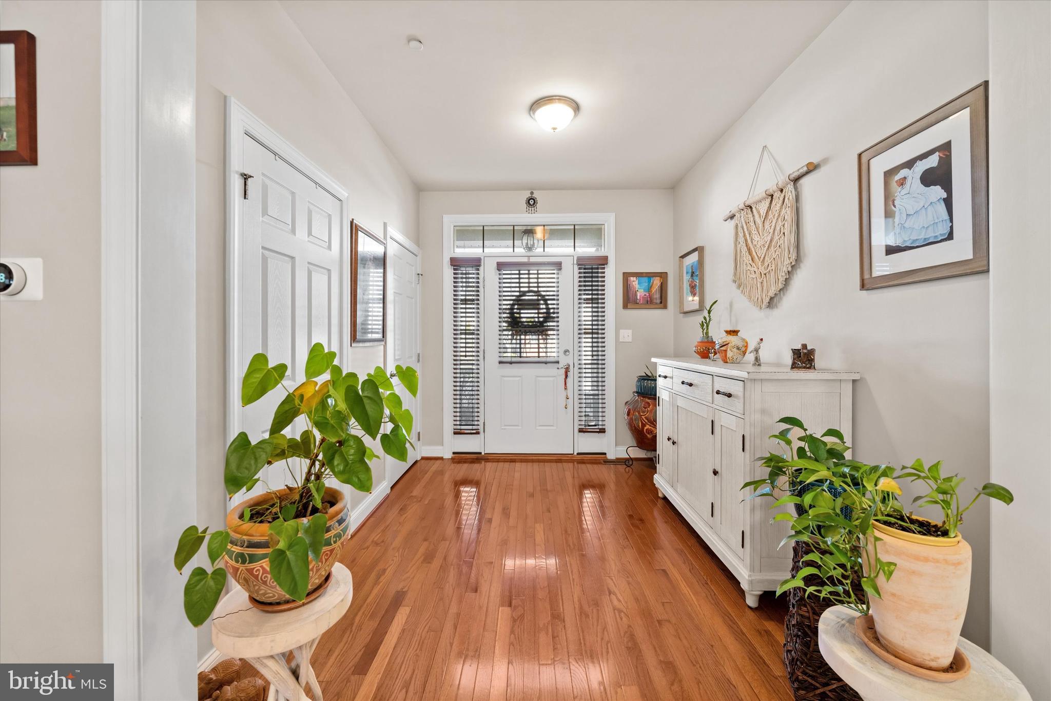 264 Deepdale Drive, Unit 31 Kennett Square, PA 19348 - Photo 3 of 34 a dining room filled with furniture