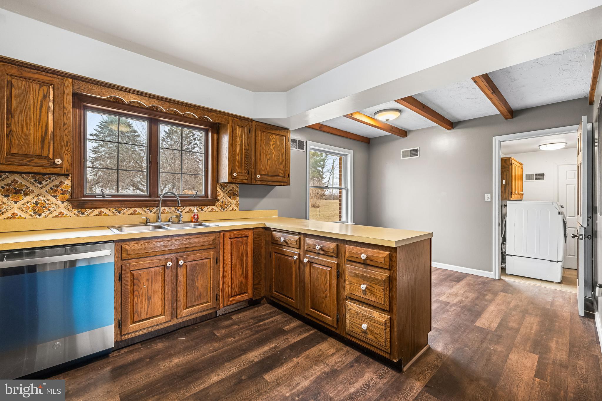 1790 Baker Road York, PA 17408 - Photo 7 of 35 Gallery Image 7