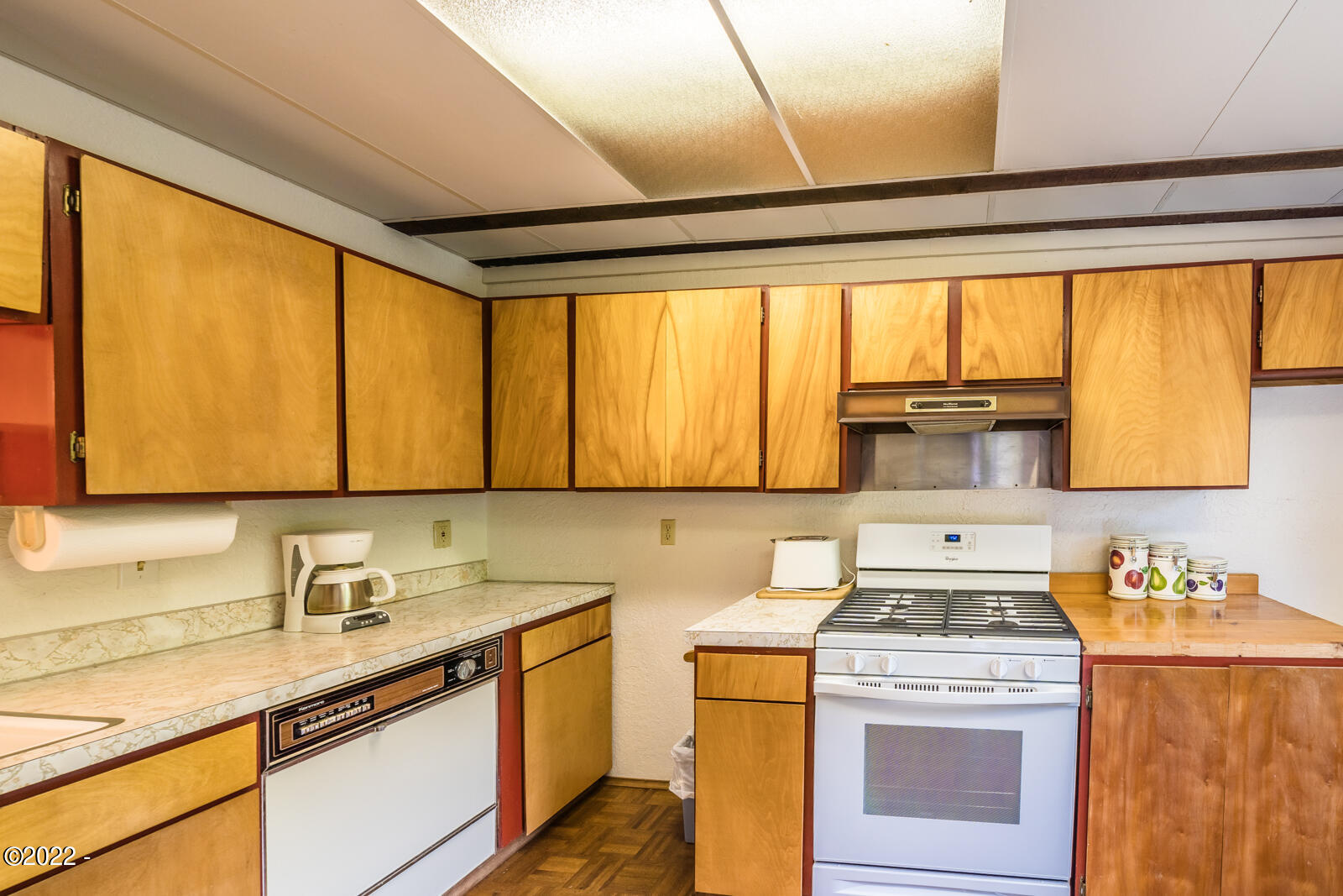 2420 North North Bank Road Otis, OR 97368 - Photo 8 of 30 2420 Kitchen