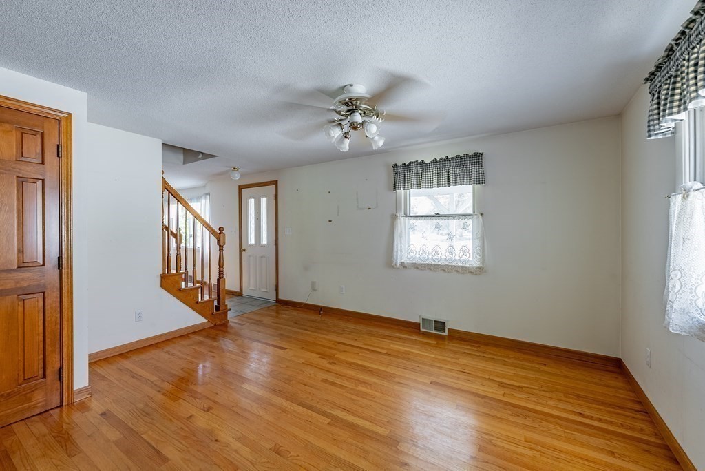 127 Birch Bluffs Drive Westfield, MA 01085 - Photo 12 of 32