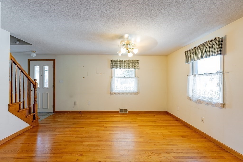 127 Birch Bluffs Drive Westfield, MA 01085 - Photo 13 of 32