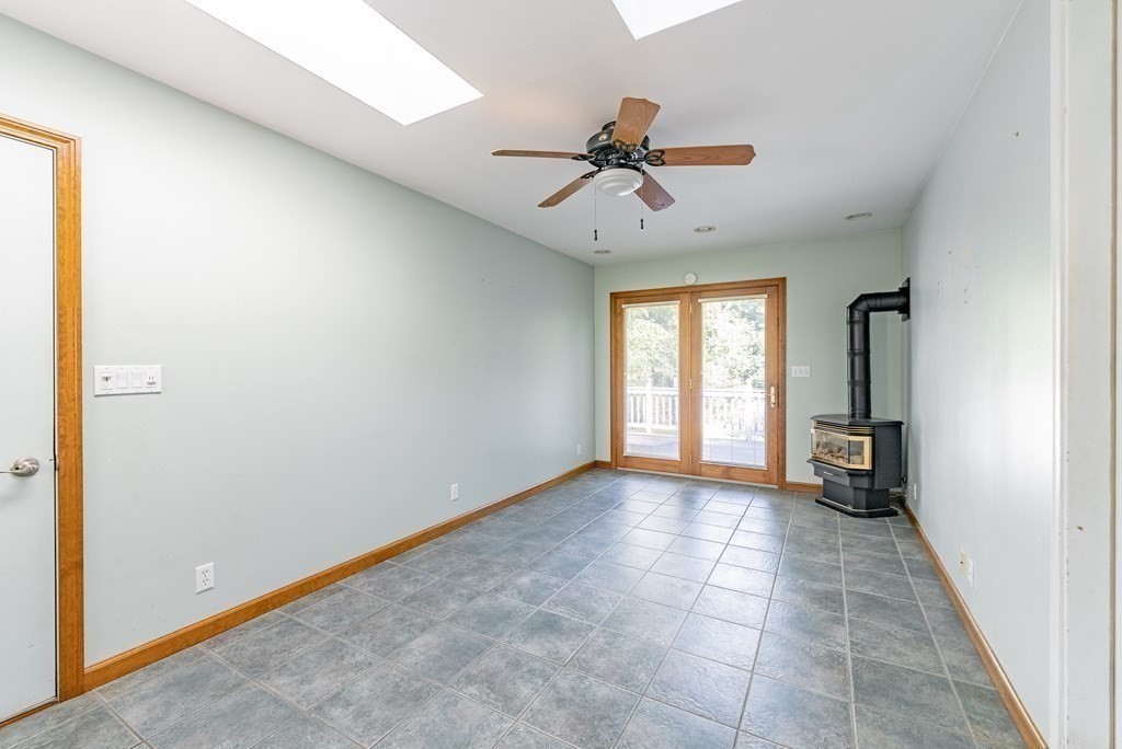 127 Birch Bluffs Drive Westfield, MA 01085 - Photo 19 of 32