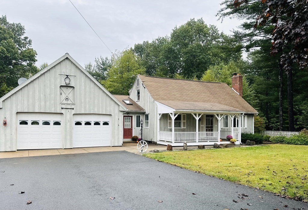 127 Birch Bluffs Drive Westfield, MA 01085 - Photo 6 of 32