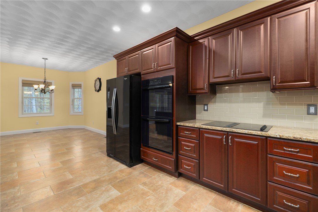 136 Rome Court Cranston, RI 02921 - Photo 18 of 35