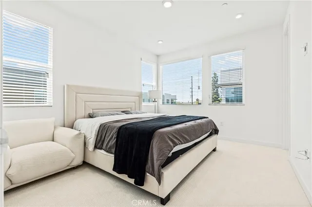 $5,350 | 609 South Lyon Street, Santa Ana, CA 92705