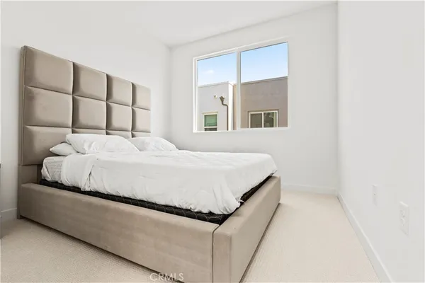 $5,350 | 609 South Lyon Street, Santa Ana, CA 92705