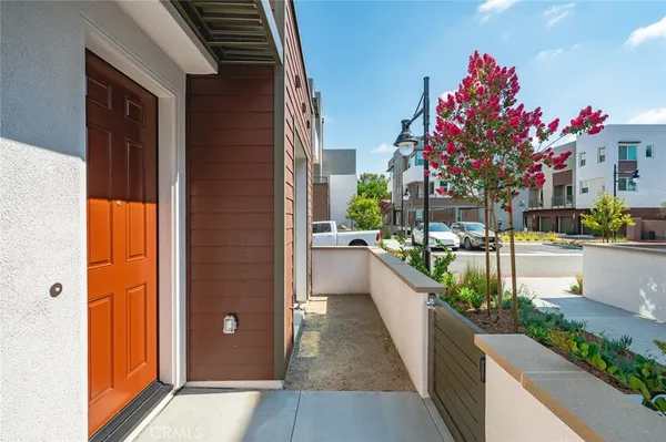 $5,350 | 609 South Lyon Street, Santa Ana, CA 92705