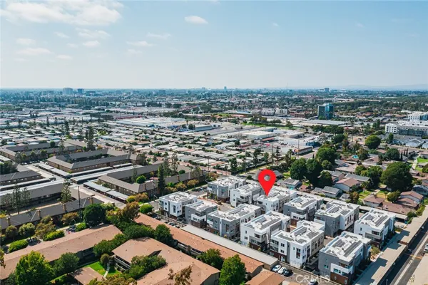 $5,350 | 609 South Lyon Street, Santa Ana, CA 92705