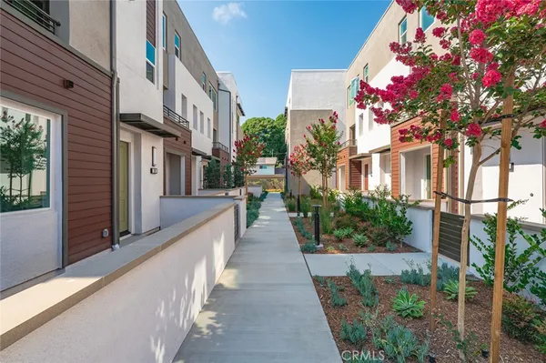 $5,350 | 609 South Lyon Street, Santa Ana, CA 92705