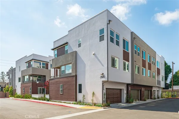 $5,350 | 609 South Lyon Street, Santa Ana, CA 92705
