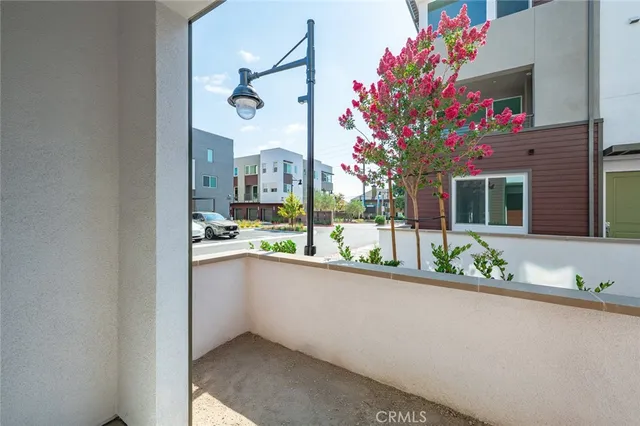 $5,350 | 609 South Lyon Street, Santa Ana, CA 92705