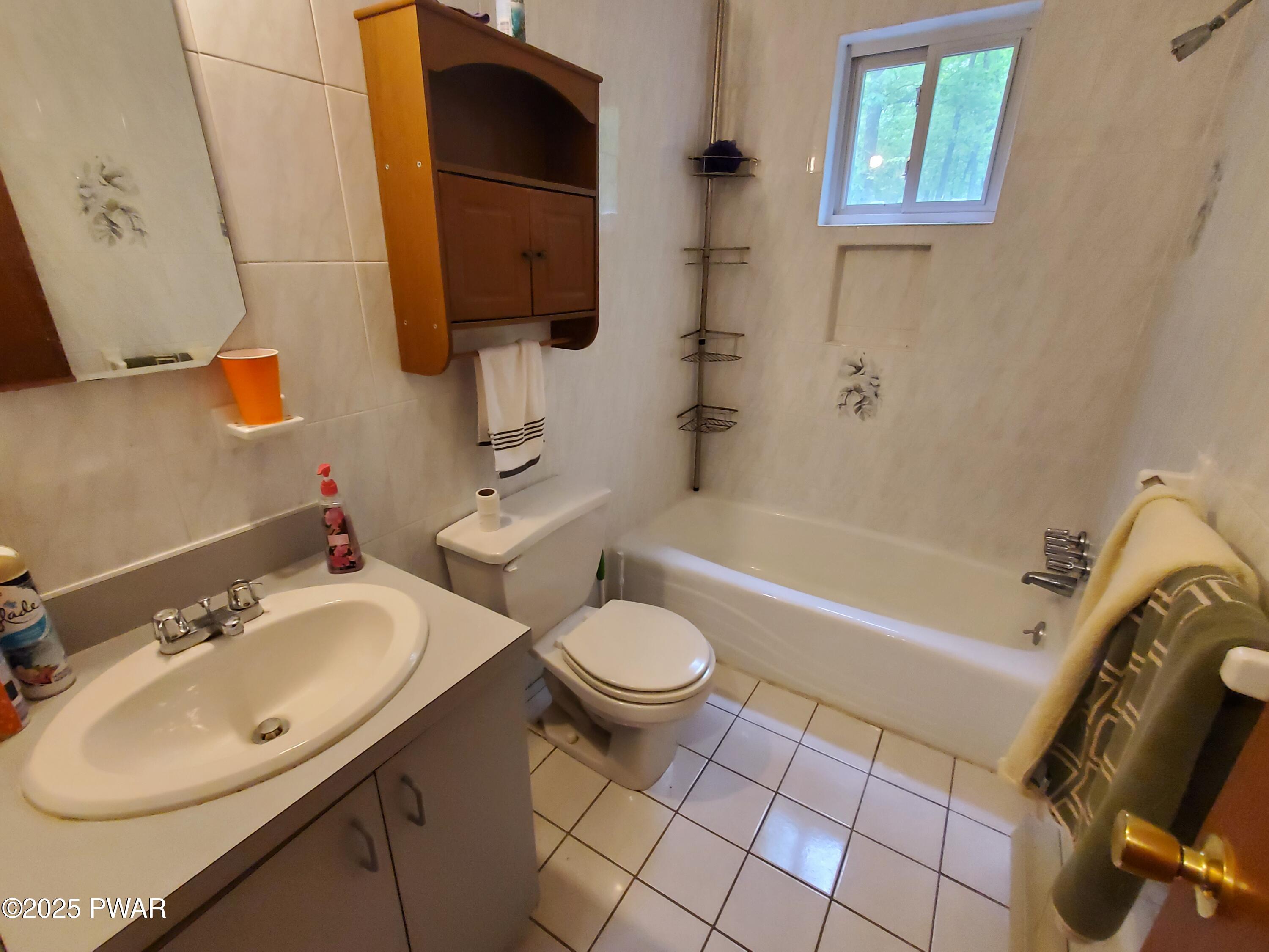 188 Forest Ridge Drive Hawley, PA 18428 - Photo 30 of 70 Bath 2