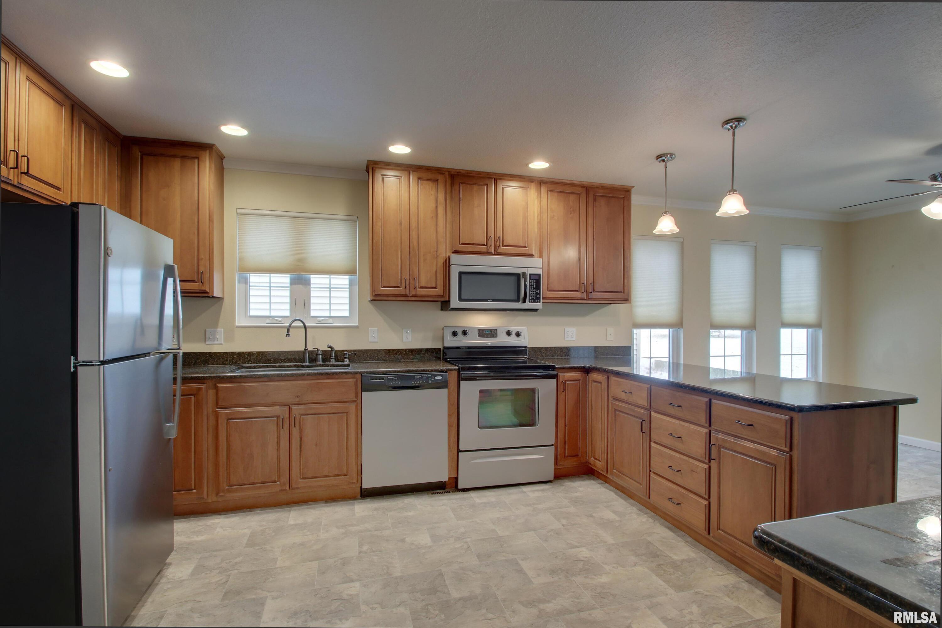 4813 Chestnut Street Quincy, IL 62305 - Photo 10 of 26