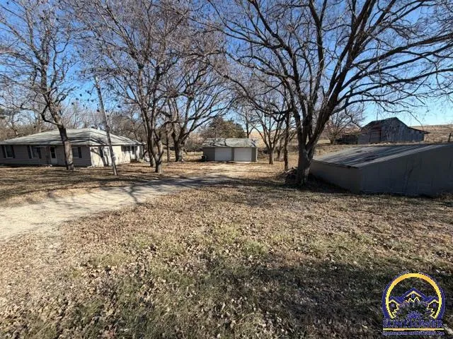 $245,000 | 33225 Wabaunsee Road, Alma, KS 66401