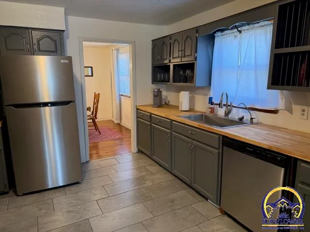 $245,000 | 33225 Wabaunsee Road, Alma, KS 66401