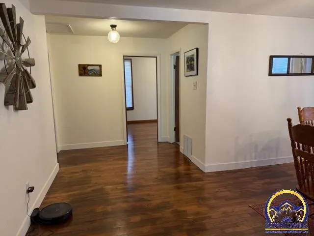 $245,000 | 33225 Wabaunsee Road, Alma, KS 66401