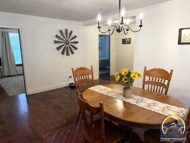 $245,000 | 33225 Wabaunsee Road, Alma, KS 66401