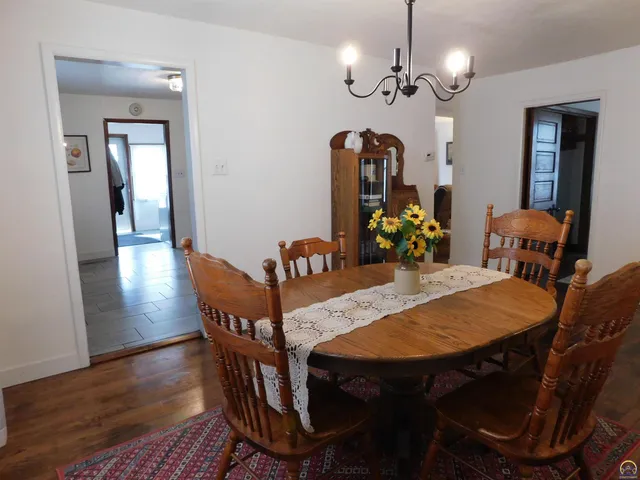 $245,000 | 33225 Wabaunsee Road, Alma, KS 66401