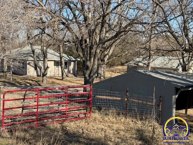 $245,000 | 33225 Wabaunsee Road, Alma, KS 66401