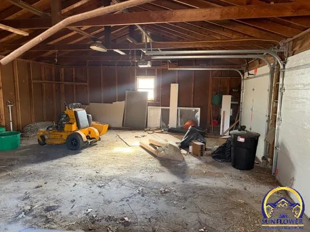 $245,000 | 33225 Wabaunsee Road, Alma, KS 66401