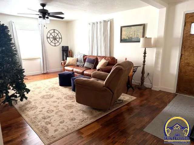 $245,000 | 33225 Wabaunsee Road, Alma, KS 66401