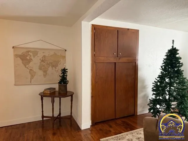 $245,000 | 33225 Wabaunsee Road, Alma, KS 66401