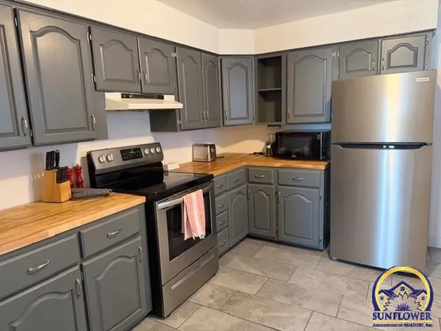 $245,000 | 33225 Wabaunsee Road, Alma, KS 66401