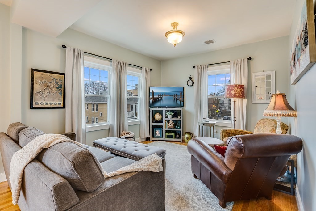 7 Mill Street, Unit 2 Boston, MA 02122 - Photo 4 of 18