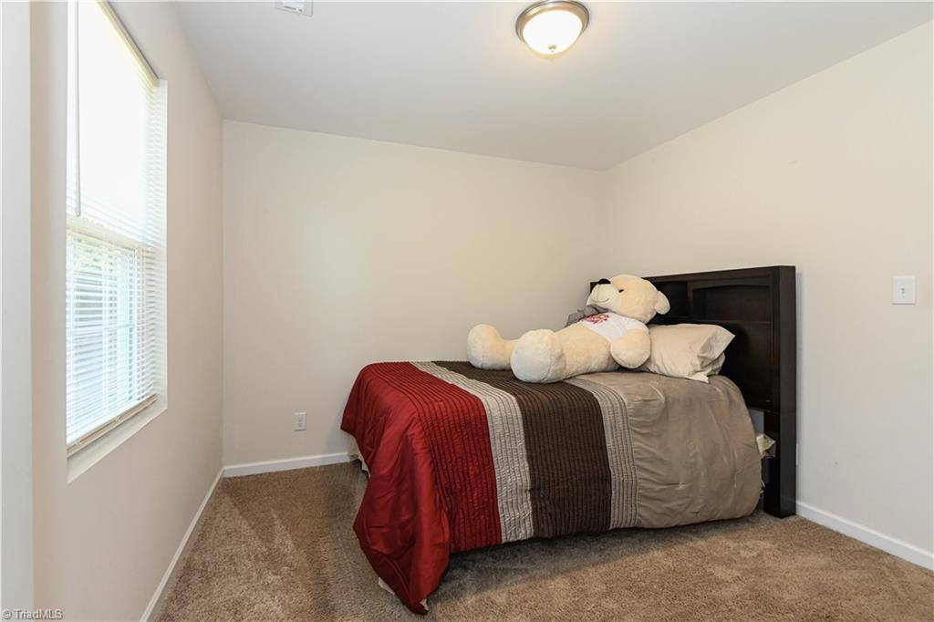 3203 Loftyview Drive High Point, NC 27260 - Photo 18 of 31