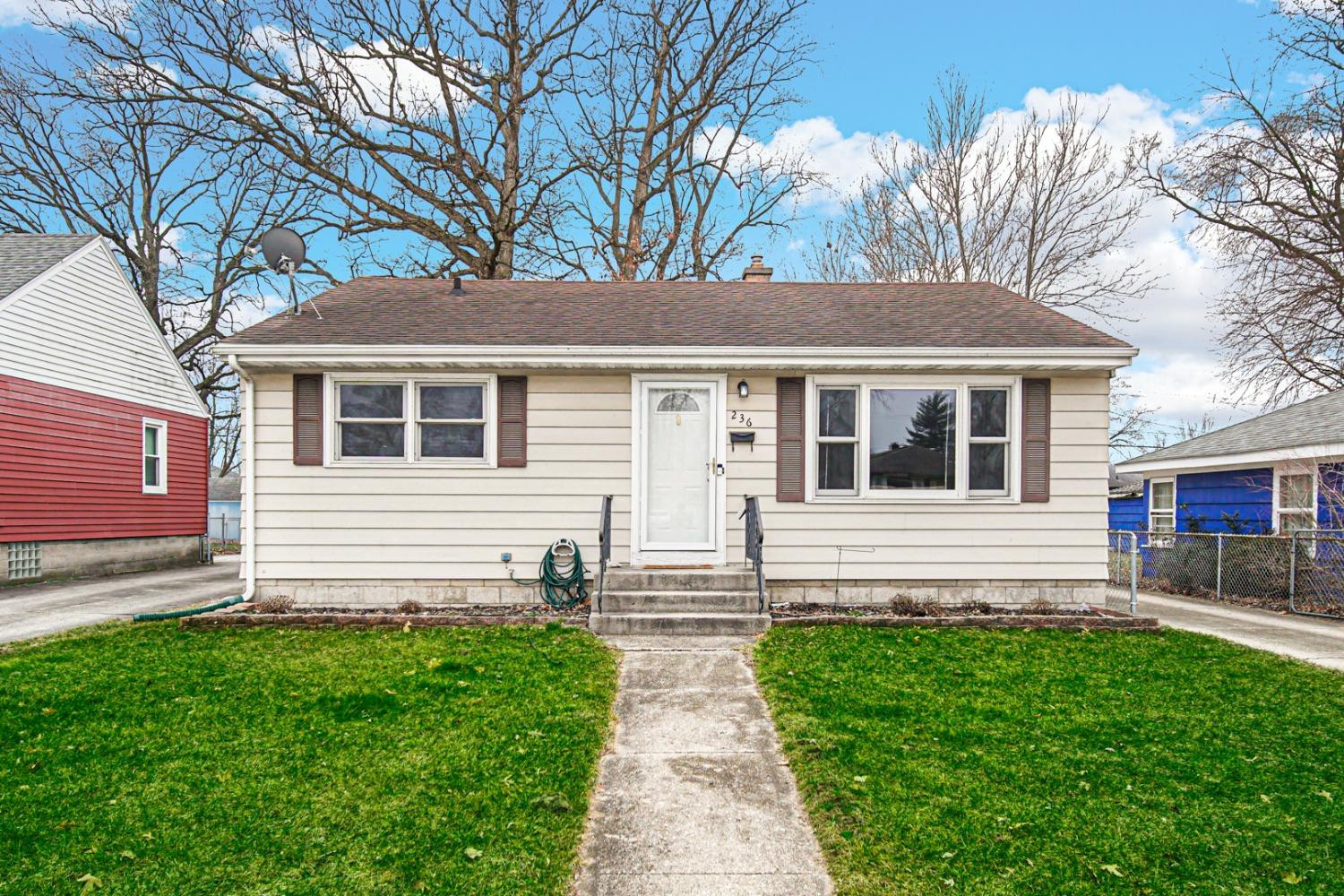 236 Dwiggins Griffith, IN 46319 - Photo 1 of 21 1500x1000