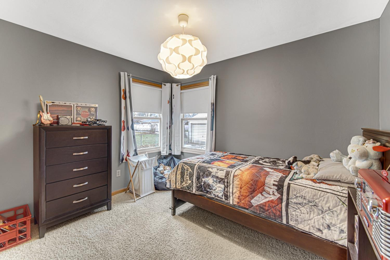 236 Dwiggins Griffith, IN 46319 - Photo 9 of 21 1500x1000