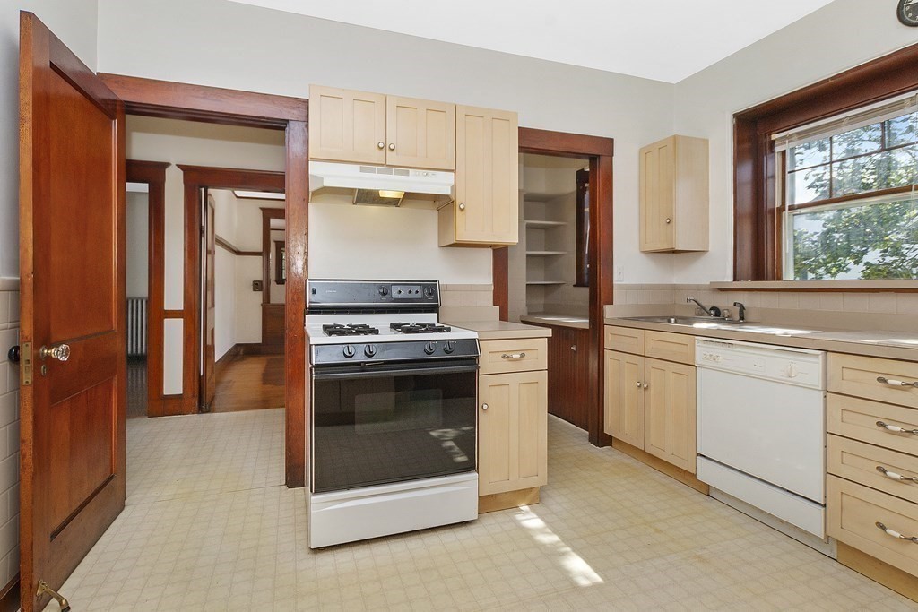 16 Appleton Street Watertown, MA 02472 - Photo 18 of 32 Gallery Image 18