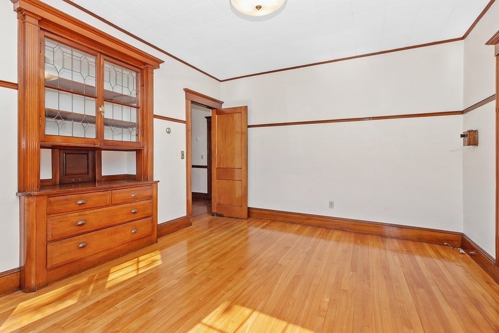 16 Appleton Street Watertown, MA 02472 - Photo 4 of 32 Gallery Image 4