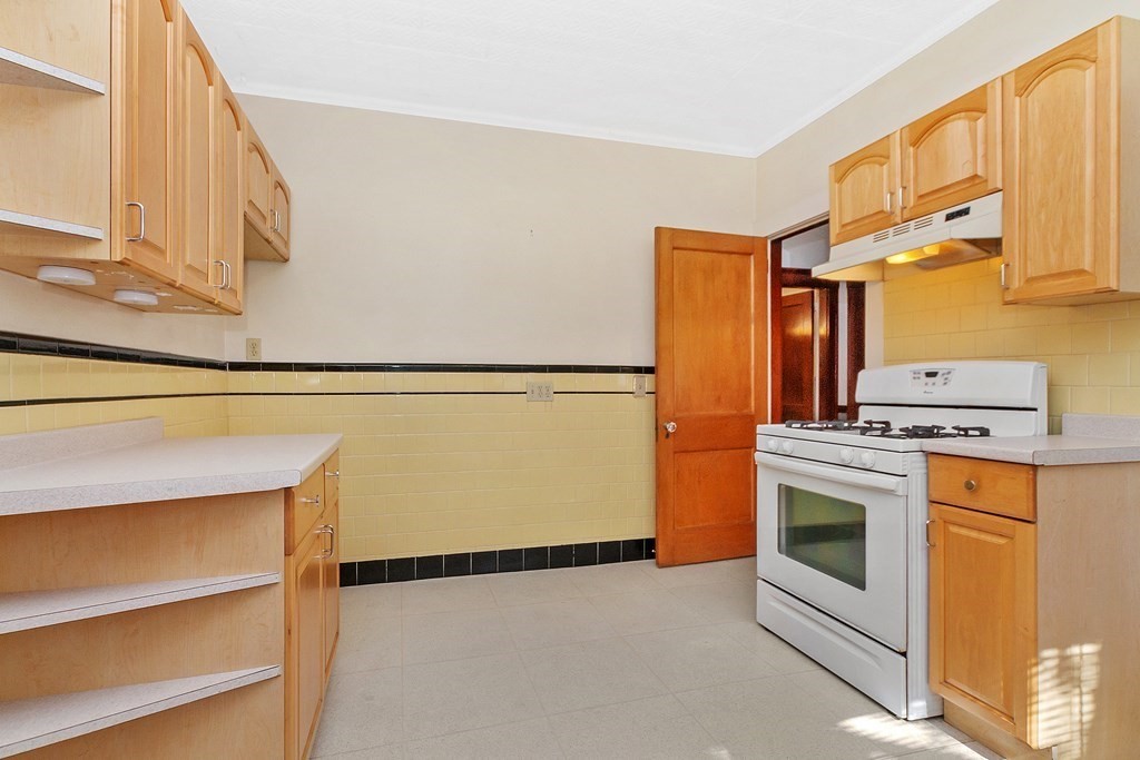 16 Appleton Street Watertown, MA 02472 - Photo 7 of 32 Gallery Image 7