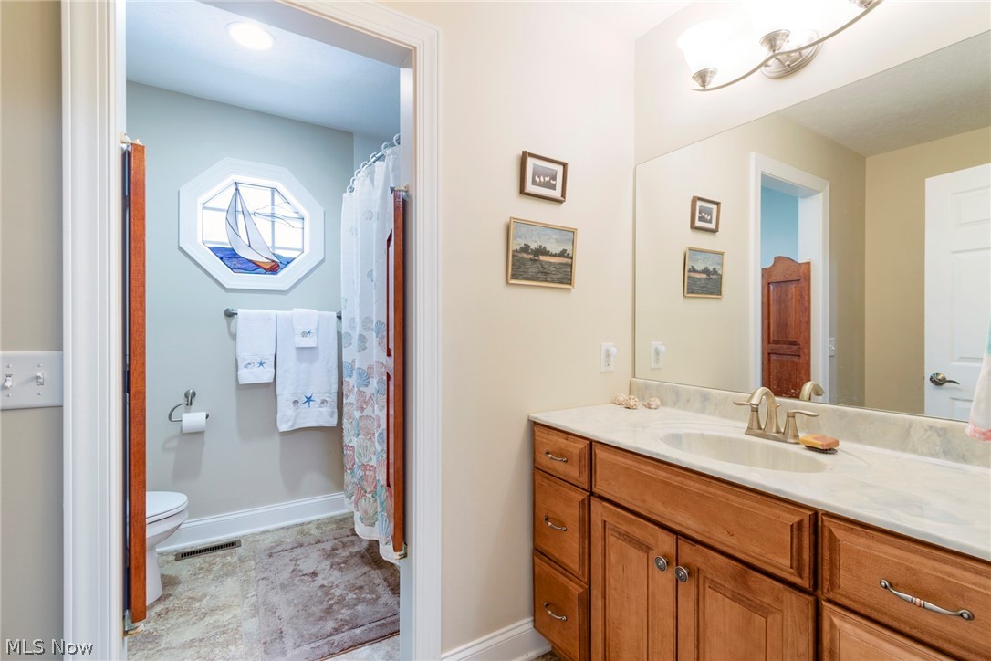 6734 Lakeview Road Hanoverton, OH 44423 - Photo 36 of 50 upper hall bath