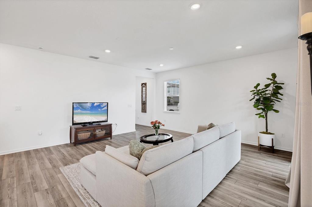 9528 Lamine Way Parrish, FL 34219 - Photo 19 of 58 a living room with furniture