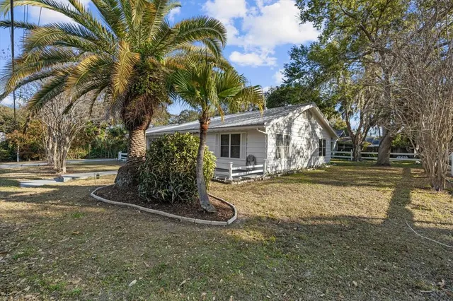$689,000 | 1010 Indian Beach Drive, Sarasota, FL 34234